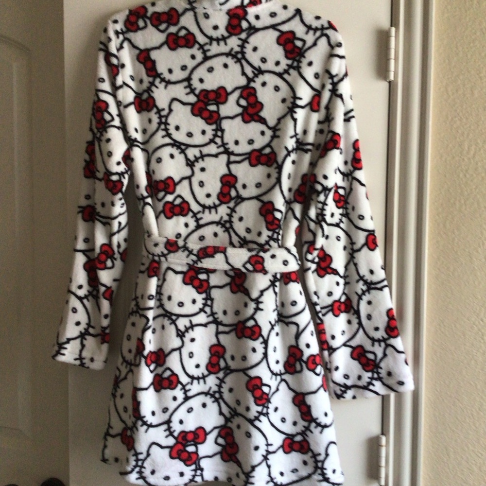 Hello Kitty Fleece Robe - Picture 4 of 4